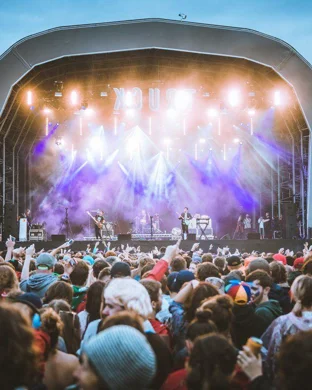 Live concert by Moein