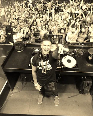 Live concert by DJ Pauly D