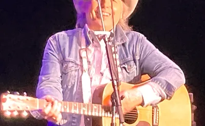 Dwight Yoakam