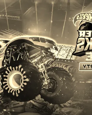 Hot Wheels Monster Trucks Live Glow-N-Fire