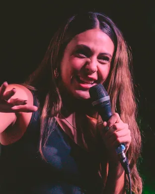 Poly Diaz - Spanish Performance
