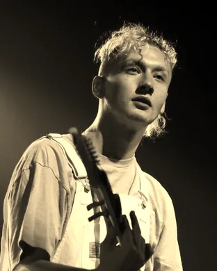 Live concert by Yellow Days